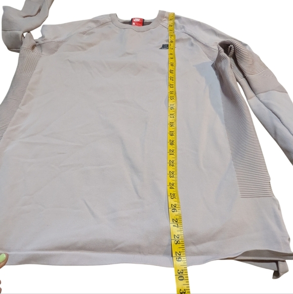 Nike Sportswear Tech Knit Shirt Plum Chalk Long Sleeve Large 886177-036 Active - Picture 4 of 6